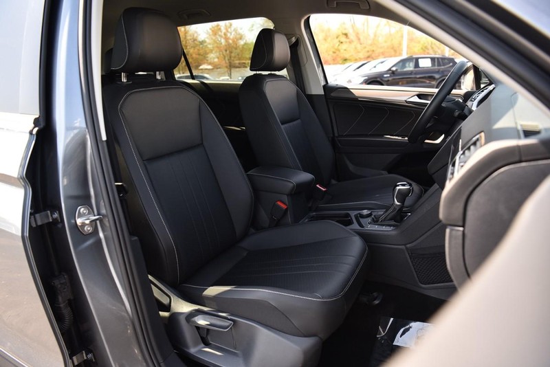 Volkswagen Tiguan Vehicle Image 21