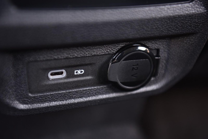 Volkswagen Tiguan Vehicle Image 24