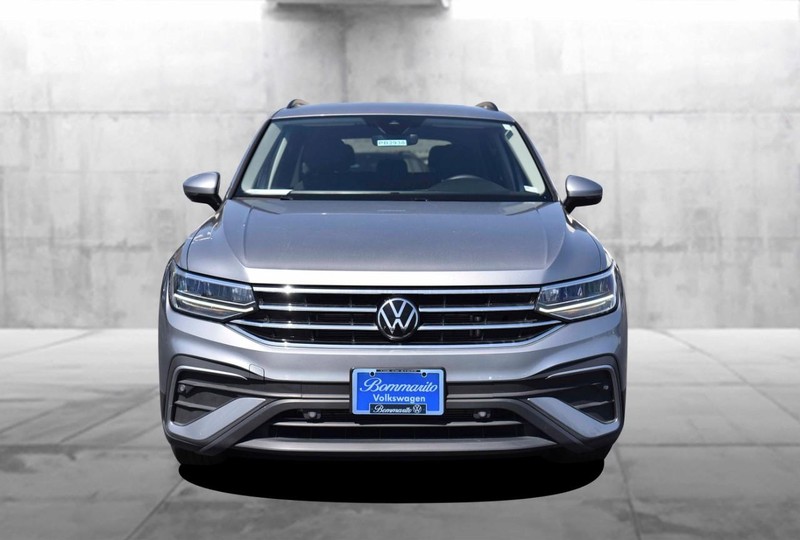 Volkswagen Tiguan Vehicle Image 04