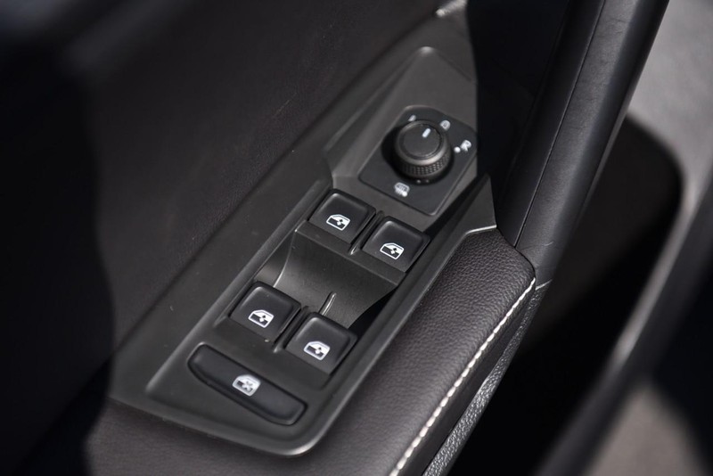Volkswagen Tiguan Vehicle Image 08