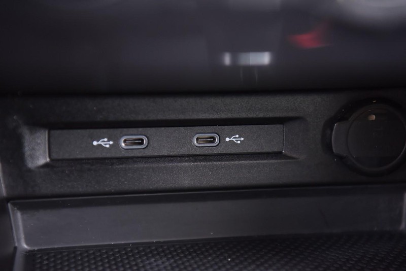 Volkswagen Tiguan Vehicle Image 14