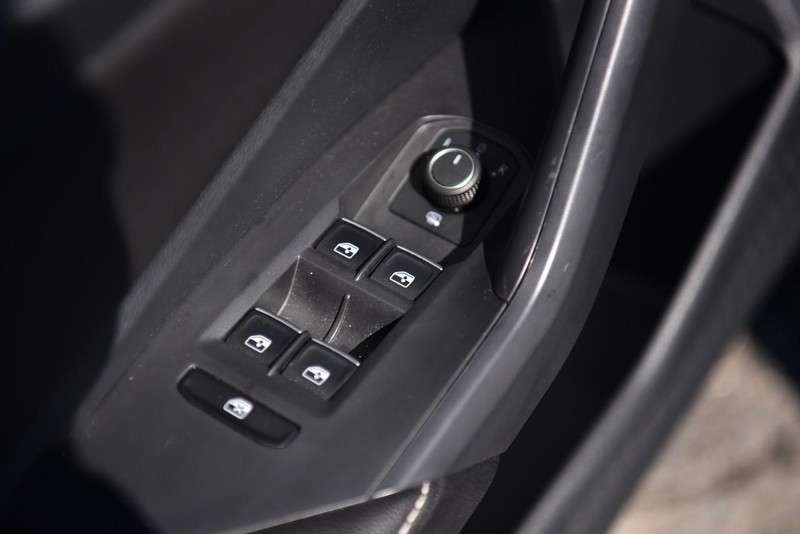 Volkswagen Jetta Vehicle Image 08