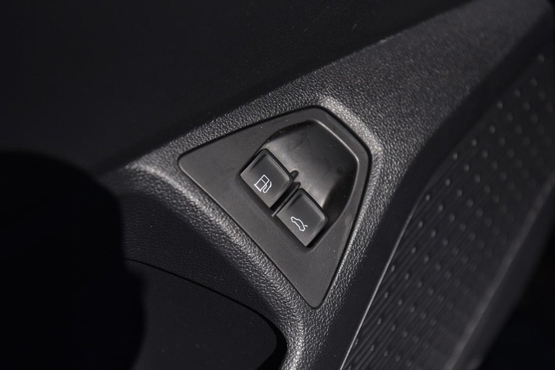 Volkswagen Jetta Vehicle Image 09