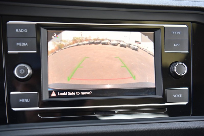 Volkswagen Jetta Vehicle Image 13