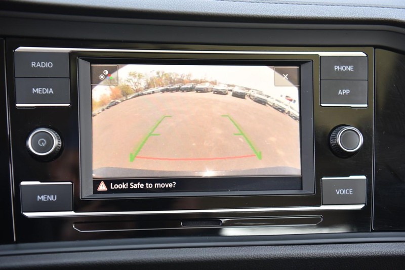 Volkswagen Jetta Vehicle Image 13