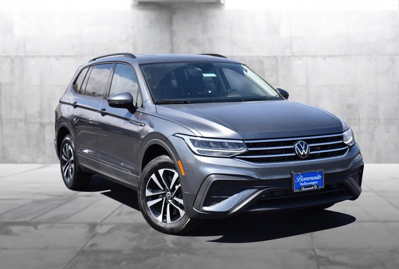 Volkswagen Tiguan Vehicle Image 02