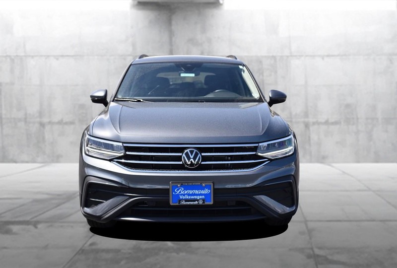 Volkswagen Tiguan Vehicle Image 04