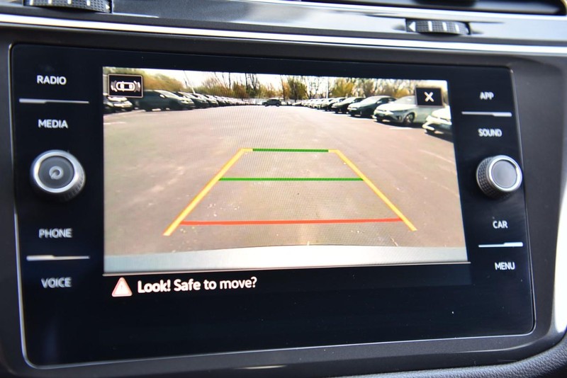 Volkswagen Tiguan Vehicle Image 12