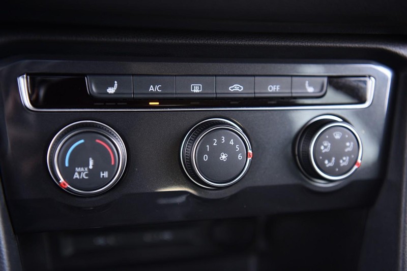 Volkswagen Tiguan Vehicle Image 13