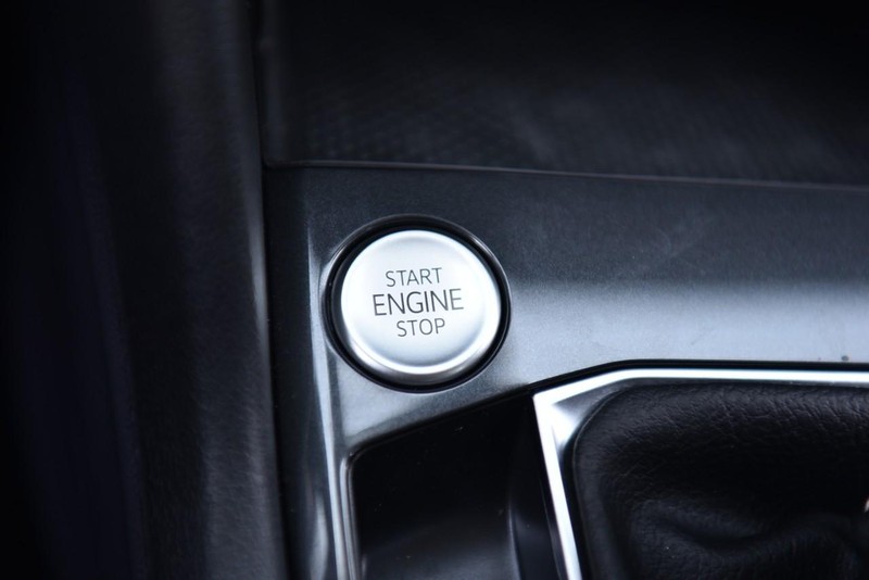 Volkswagen Tiguan Vehicle Image 15