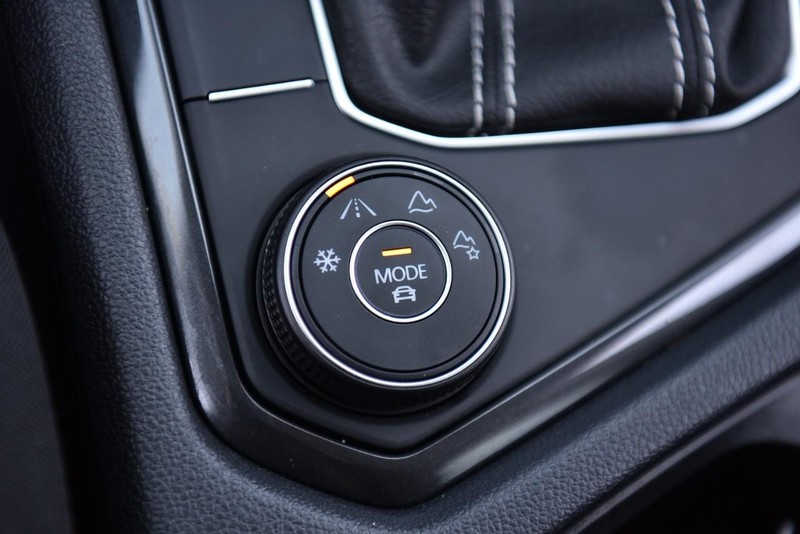Volkswagen Tiguan Vehicle Image 16
