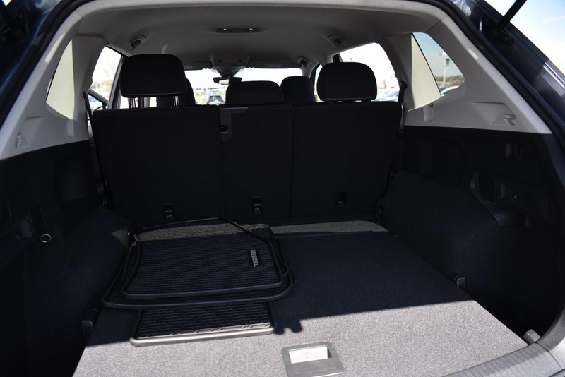 Volkswagen Tiguan Vehicle Image 24