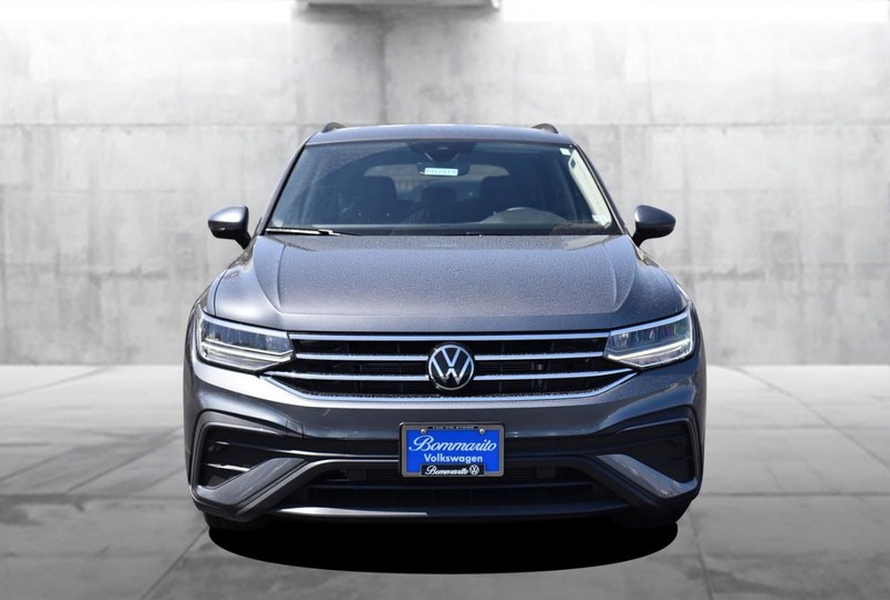Volkswagen Tiguan Vehicle Image 04