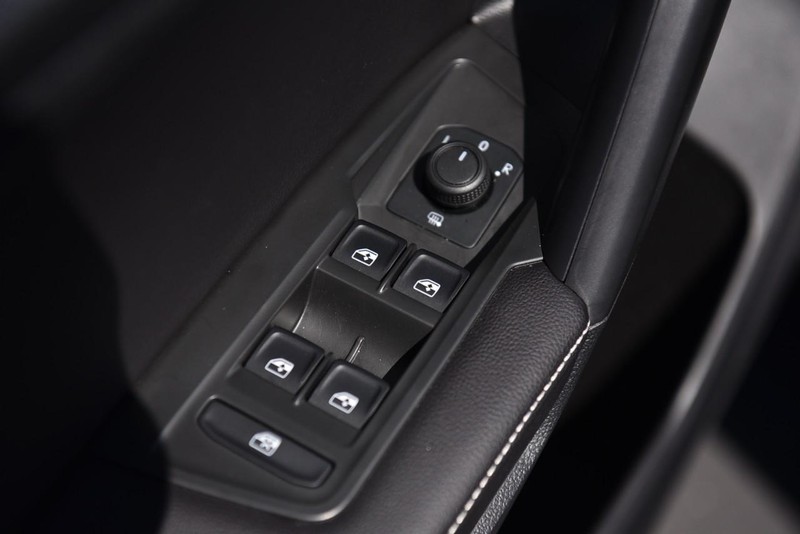 Volkswagen Tiguan Vehicle Image 08