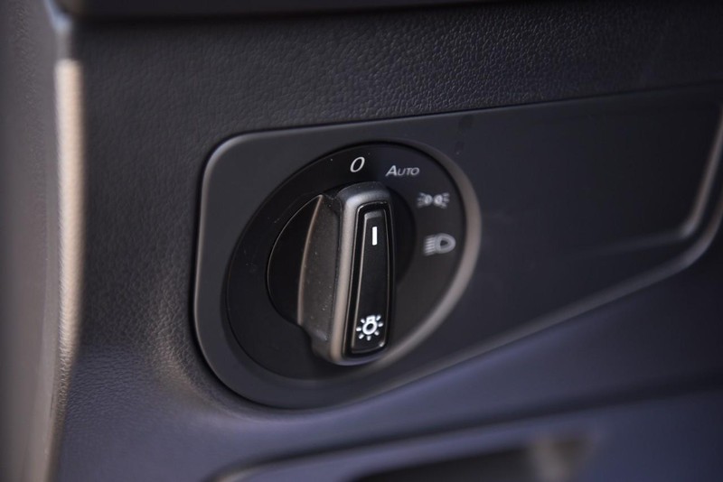 Volkswagen Tiguan Vehicle Image 10