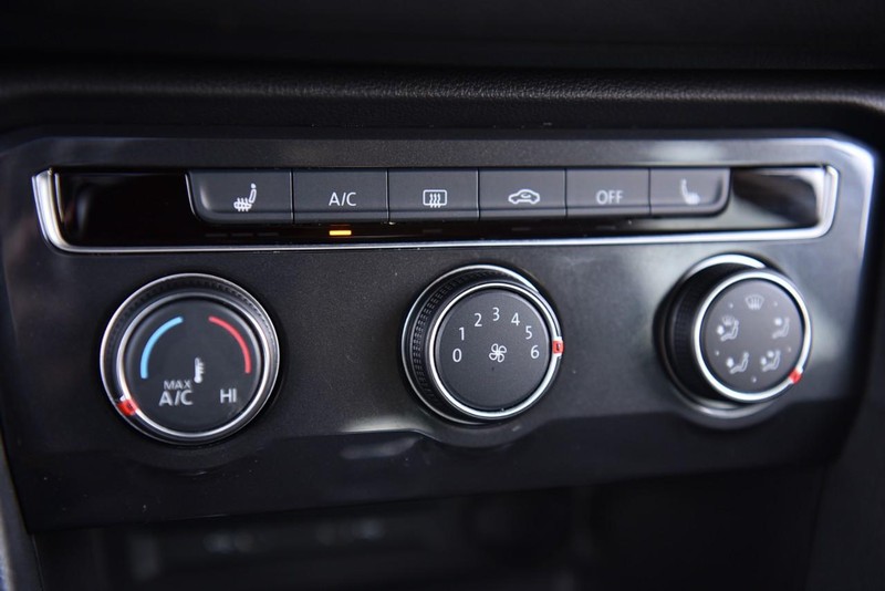 Volkswagen Tiguan Vehicle Image 13