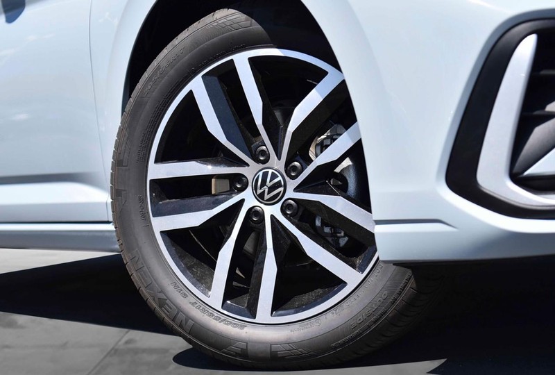 Volkswagen Jetta Vehicle Image 03