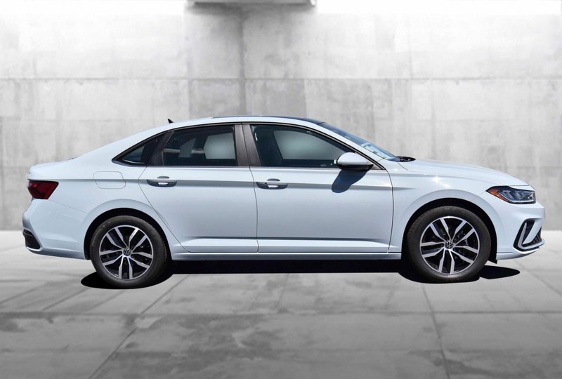 Volkswagen Jetta Vehicle Image 05