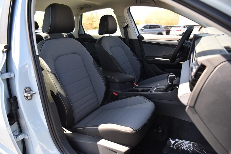 Volkswagen Jetta Vehicle Image 21