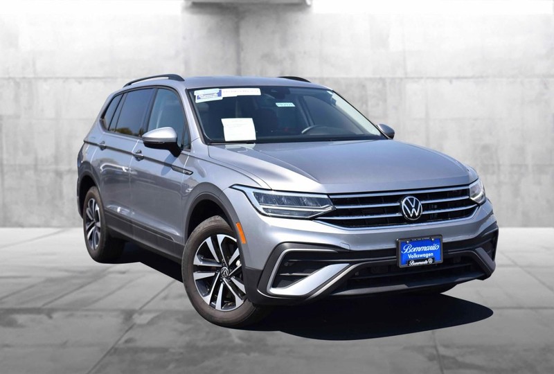 Volkswagen Tiguan Vehicle Image 02