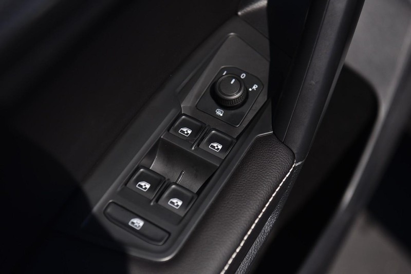 Volkswagen Tiguan Vehicle Image 08