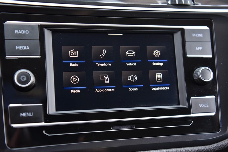 Volkswagen Tiguan Vehicle Image 13