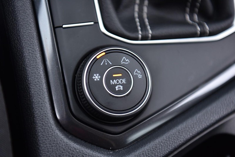 Volkswagen Tiguan Vehicle Image 17