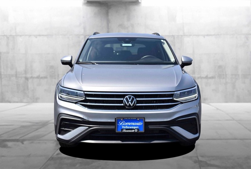 Volkswagen Tiguan Vehicle Image 04