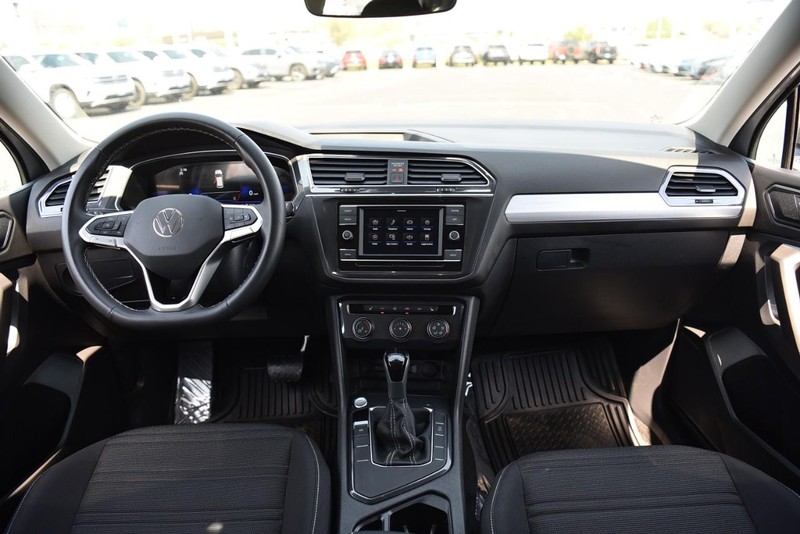Volkswagen Tiguan Vehicle Image 07