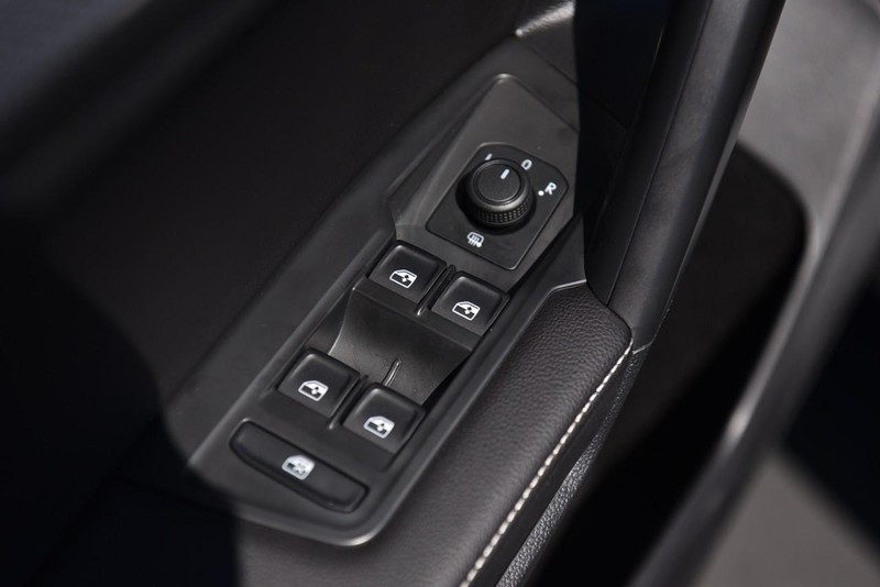Volkswagen Tiguan Vehicle Image 08