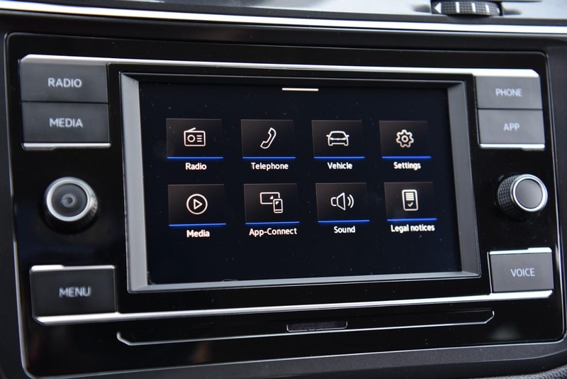 Volkswagen Tiguan Vehicle Image 13