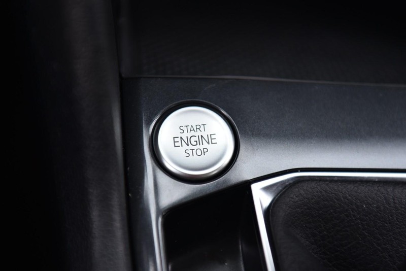 Volkswagen Tiguan Vehicle Image 16