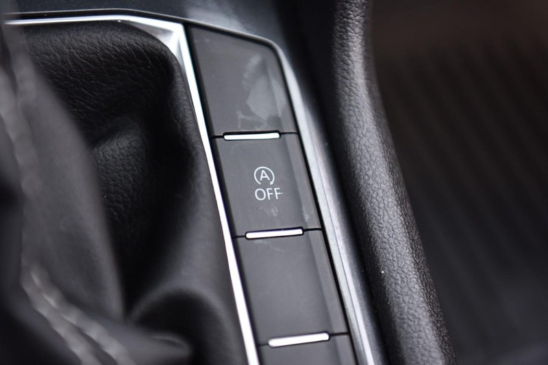 Volkswagen Tiguan Vehicle Image 17