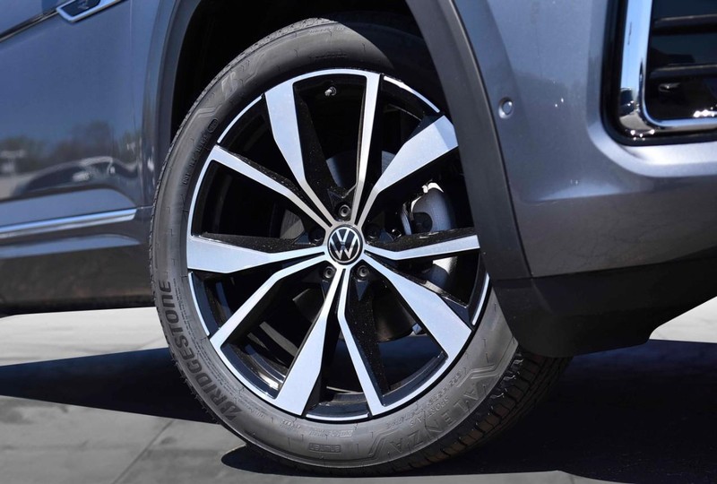 Volkswagen Atlas Vehicle Image 03