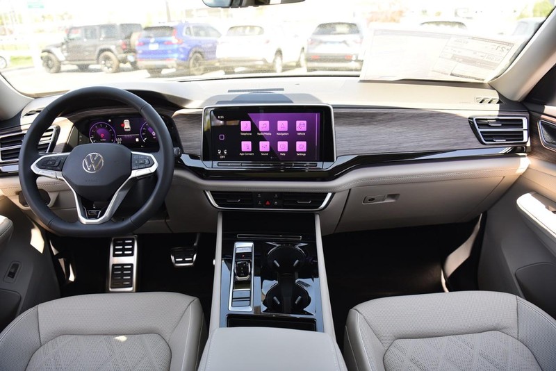 Volkswagen Atlas Vehicle Image 07
