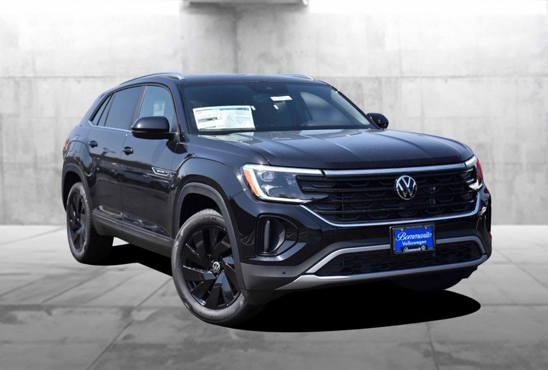 Volkswagen Atlas Cross Sport Vehicle Image 02