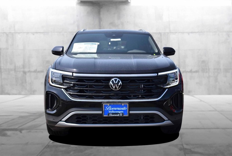 Volkswagen Atlas Cross Sport Vehicle Image 04