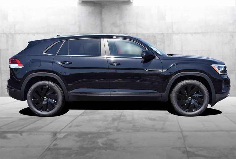 Volkswagen Atlas Cross Sport Vehicle Image 05