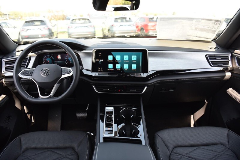 Volkswagen Atlas Cross Sport Vehicle Image 07