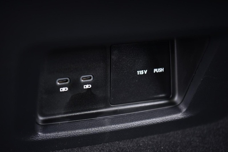 Volkswagen Atlas Cross Sport Vehicle Image 23