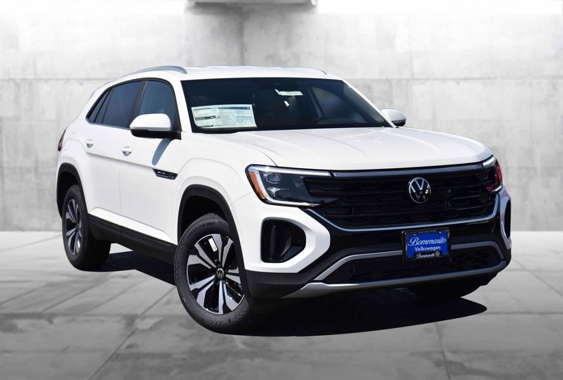 Volkswagen Atlas Cross Sport Vehicle Image 02