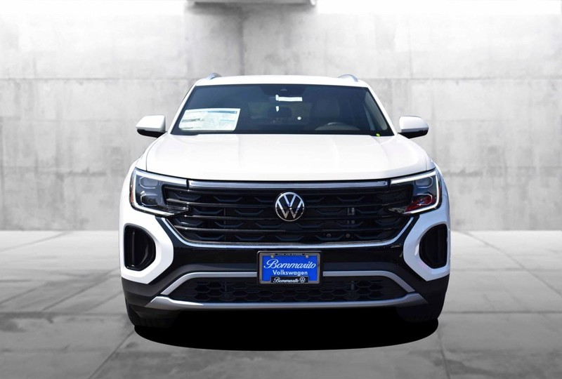 Volkswagen Atlas Cross Sport Vehicle Image 04