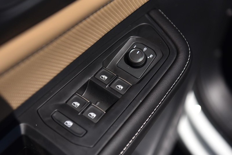 Volkswagen Atlas Cross Sport Vehicle Image 08