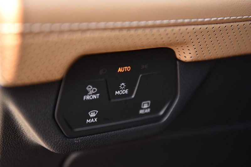 Volkswagen Atlas Cross Sport Vehicle Image 10