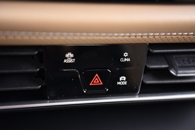 Volkswagen Atlas Cross Sport Vehicle Image 14