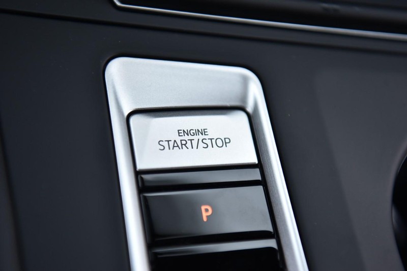 Volkswagen Atlas Cross Sport Vehicle Image 16