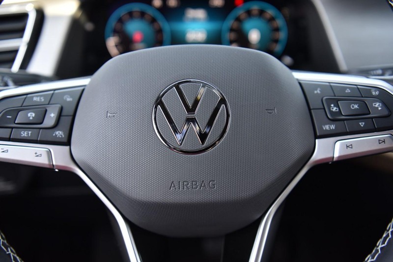 Volkswagen Atlas Cross Sport Vehicle Image 17