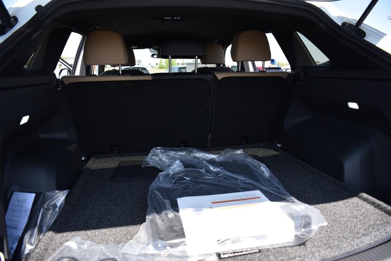 Volkswagen Atlas Cross Sport Vehicle Image 23