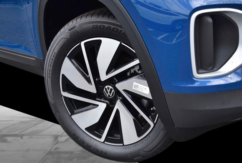 Volkswagen Atlas Vehicle Image 03