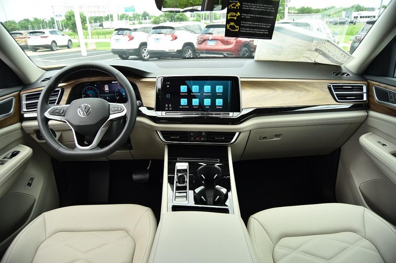 Volkswagen Atlas Vehicle Image 07